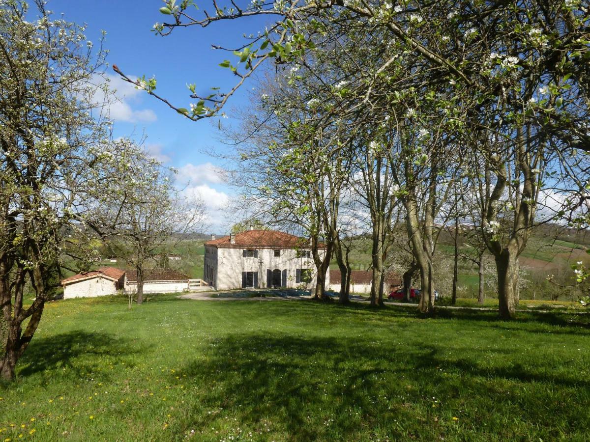 Domaine De Calbiac Bed & Breakfast Dolmayrac Bagian luar foto