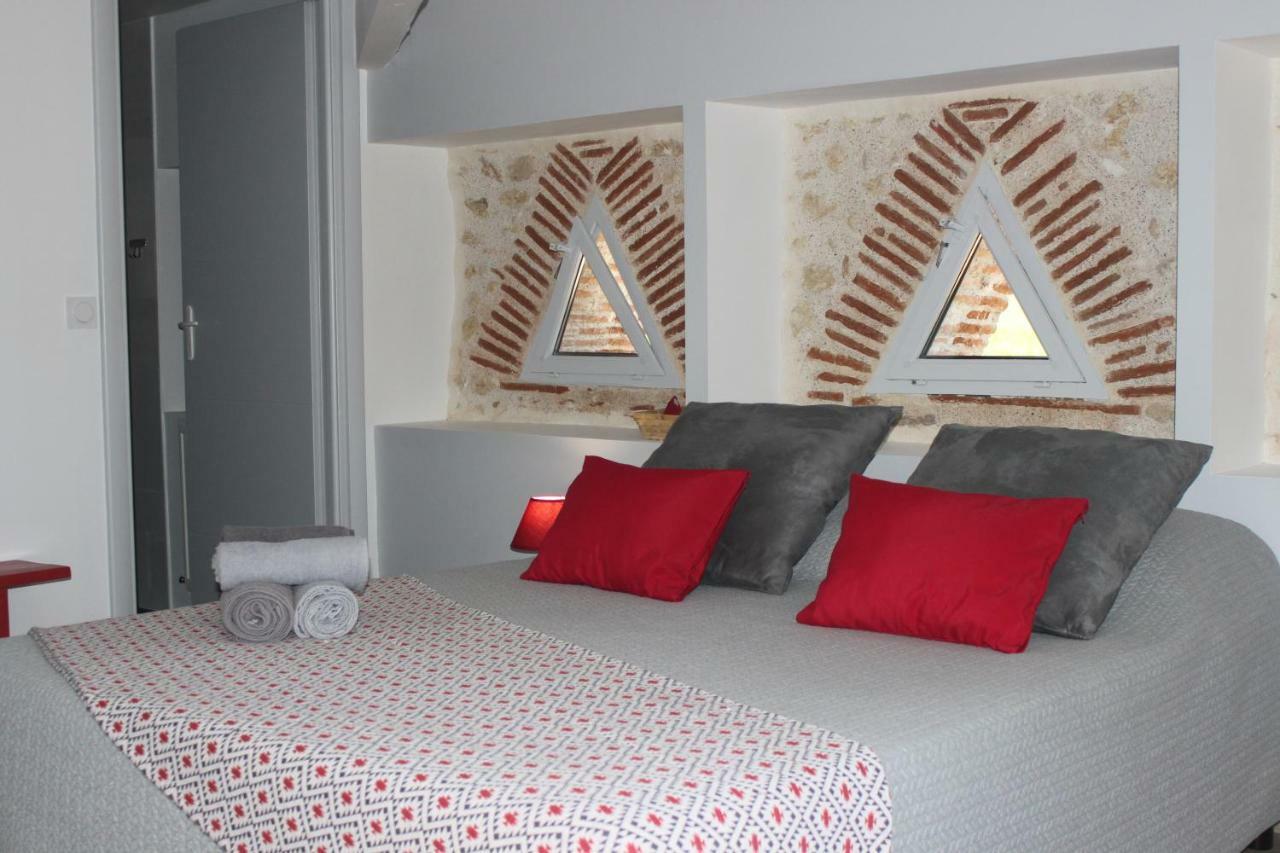 Domaine De Calbiac Bed & Breakfast Dolmayrac Bagian luar foto